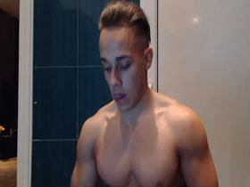 HE'S HOT !