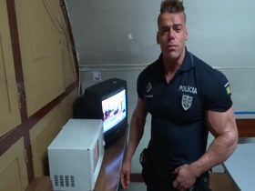 ARREST & SEARCH ME !