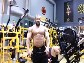 Bodybuilder daddy shirtless workout