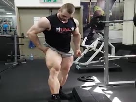 bodybuilder legs