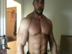 MUSCLE WORSHIP !