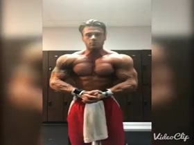 HOT FLEXING !
