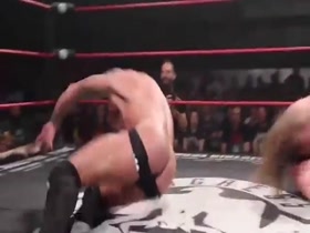 Hot Wrestler Pantsed