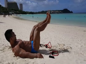HOT ASIAN MUSCLE !