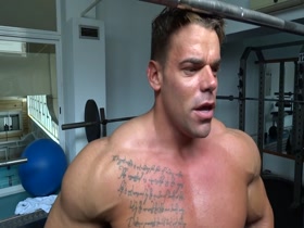 bodybuilder ab check