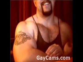 Hottest muscle daddy webcam