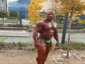 HOT BODY !