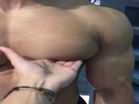 Thumb 4