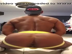 HOT BUBBLE BUTT !