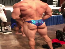THAT MUSCLE BUTT !