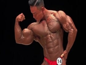 ASIAN MUSCLE HUNK