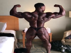 BLACK MUSCLE !