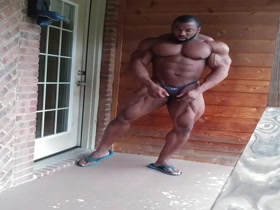 BLACK MUSCLE !
