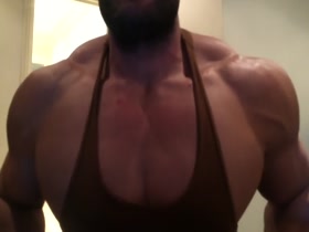 Bodybuilderès pecs