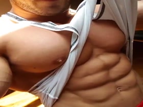 HOT PECS !