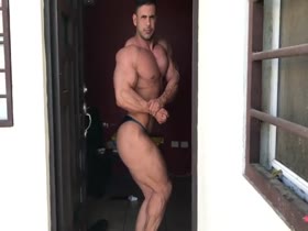 HOT HUNK !