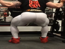 THAT MUSCLE BUTT !