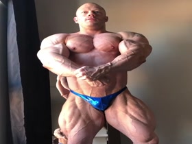 BIG MAN, TINY POSERS !