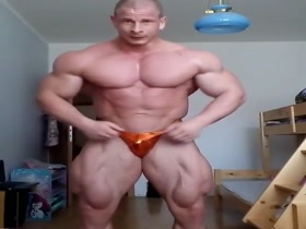 BIG MAN, TINY POSERS !