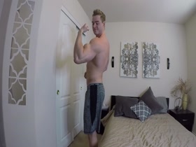 muscle hunk gets naked