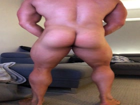 BIG WHITE BUBBLE BUTT BEGGING