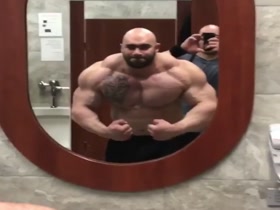 Vincenzo Masone: Monster Posing