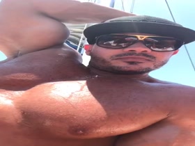 latin papi sailing away
