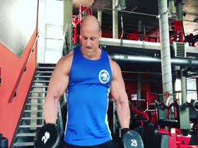 Robert And His Big Muscles