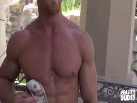 Max London St8-Chaser