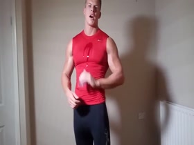 YOUNG MUSCLE DUDE