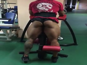 THAT MUSCLE BUTT ! 1