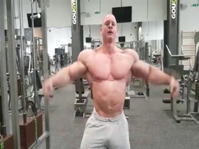 Michal Križánek Motiva?ný tréning hrudníka