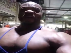 pec pov: Look at ze monster