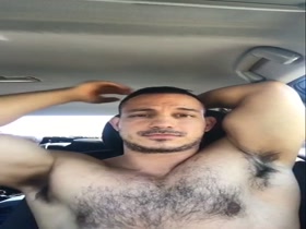 hairy armpit