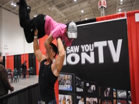 Jessie Godderz Presses Guy Over Head