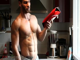 Kiwol twisted a frying pan