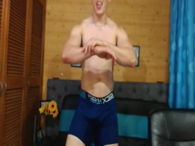 Muscle dude on cam
