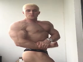 Wlademar Bergs-Blond Adonis