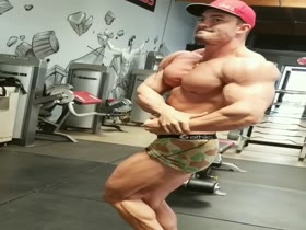 Garrett Coelho flexing 3