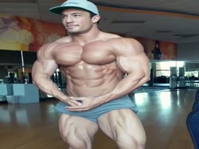 Garrett Coelho flexing 4