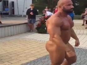Street Performance Stripping