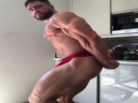 Gavin Gibson 03 - Posing