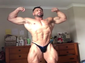 Gavin Gibson 02 - Posing