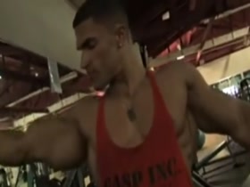 Raciel Castro - Arms Training & Flexing (No Sound)