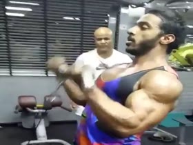 Fahad Al Junaibi 03 - Cable Curls