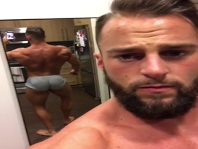 Eric Janicki Flexing