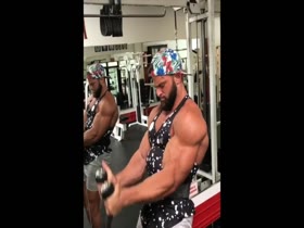 Eric Janicki working out