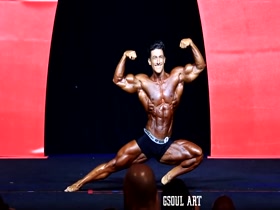 Fitness Model Flex Show