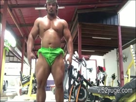 Very sexy Asian bodybuilder
