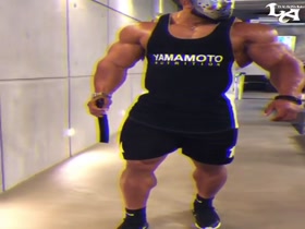 Roelly Winklaar dancing musclegod